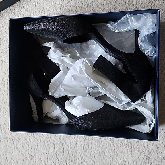 Cole Haan black pump - Picture 4 of 6